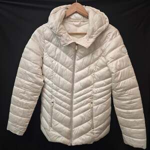 Point Zero Women's Ivory Quilted Hooded Puffer Jacket Small Chevron Stitch